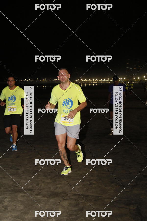 Buy your photos of the eventCircuito Jovem Pan Night Run - Etapa Santos on Fotop