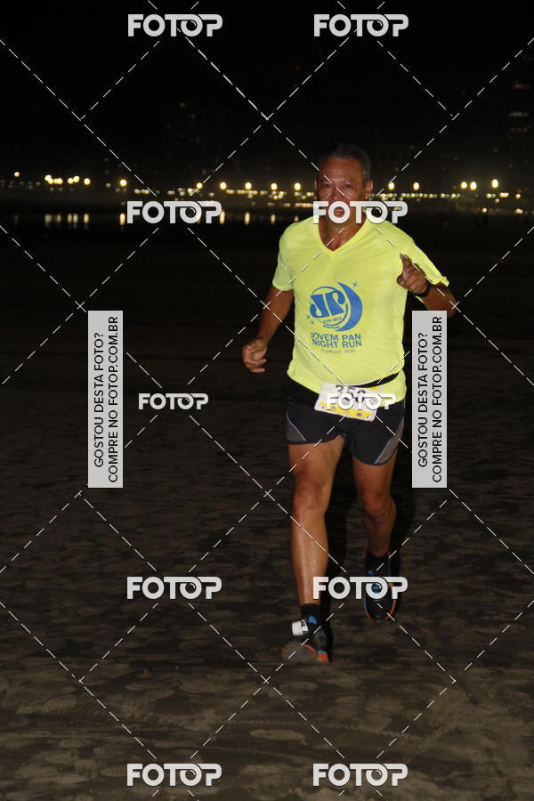 Buy your photos of the eventCircuito Jovem Pan Night Run - Etapa Santos on Fotop