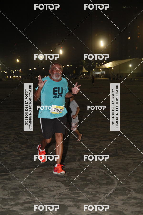 Buy your photos of the eventCircuito Jovem Pan Night Run - Etapa Santos on Fotop