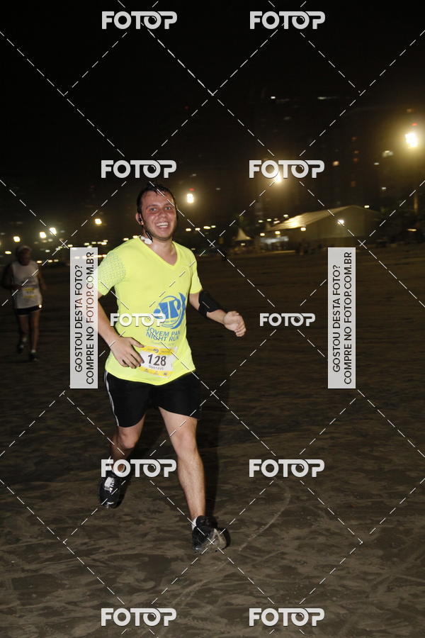 Buy your photos of the eventCircuito Jovem Pan Night Run - Etapa Santos on Fotop