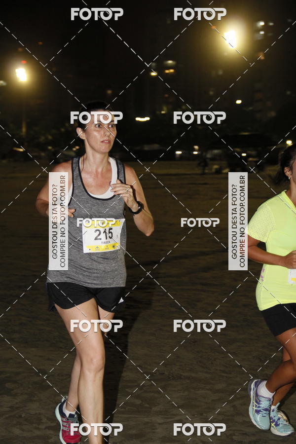 Buy your photos of the eventCircuito Jovem Pan Night Run - Etapa Santos on Fotop