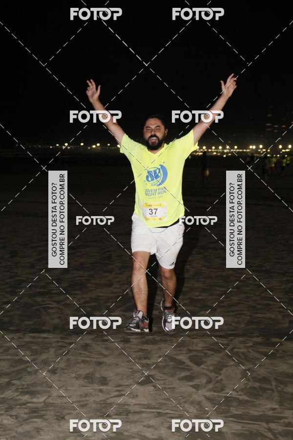 Buy your photos of the eventCircuito Jovem Pan Night Run - Etapa Santos on Fotop