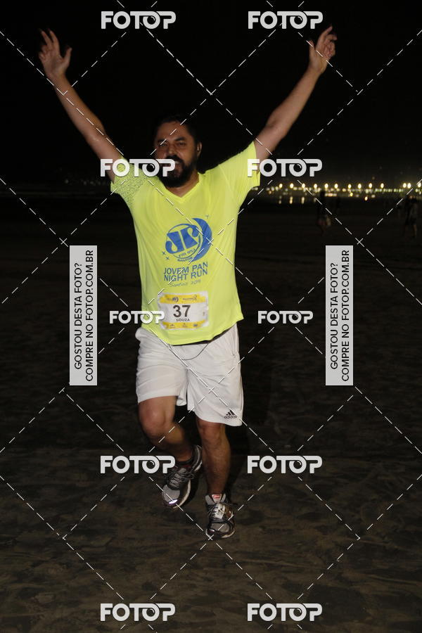 Buy your photos of the eventCircuito Jovem Pan Night Run - Etapa Santos on Fotop