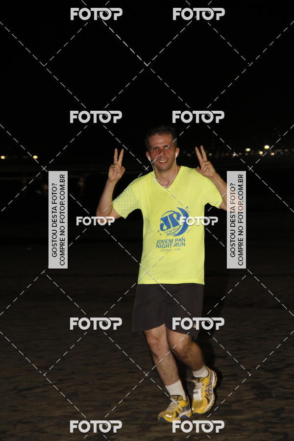 Buy your photos of the eventCircuito Jovem Pan Night Run - Etapa Santos on Fotop