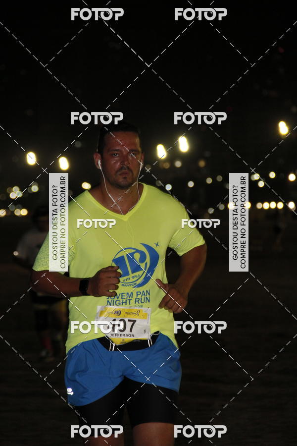 Buy your photos of the eventCircuito Jovem Pan Night Run - Etapa Santos on Fotop