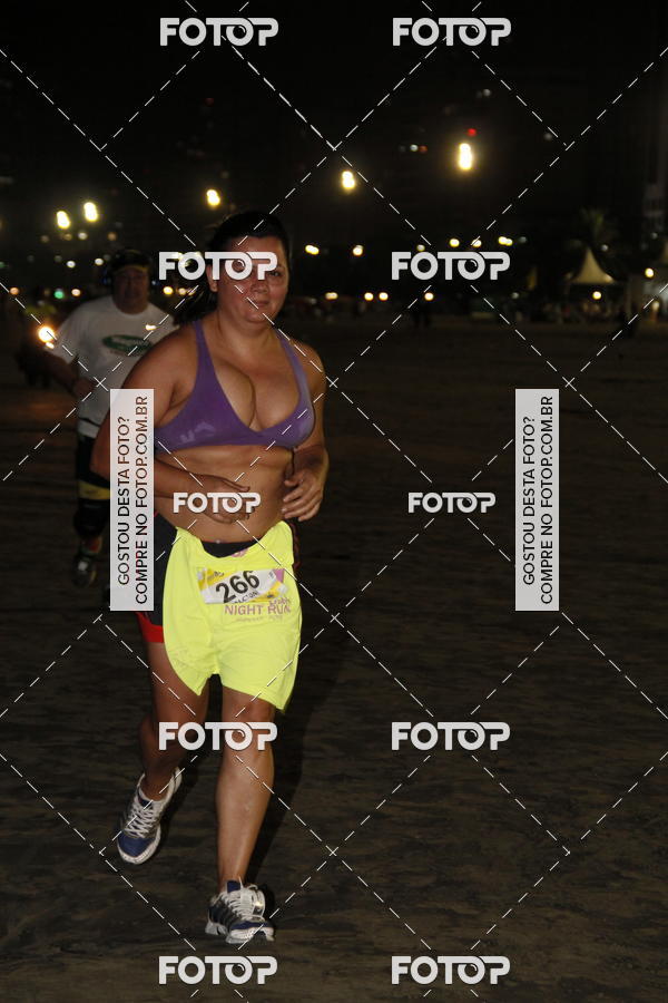 Buy your photos of the eventCircuito Jovem Pan Night Run - Etapa Santos on Fotop
