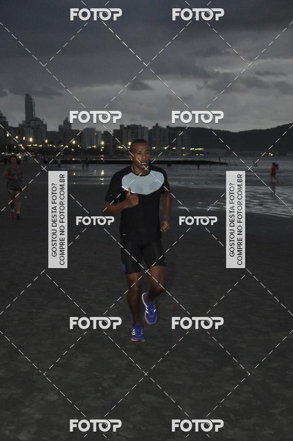 Buy your photos of the eventCircuito Jovem Pan Night Run - Etapa Santos on Fotop