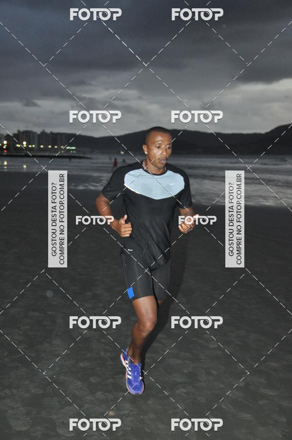 Buy your photos of the eventCircuito Jovem Pan Night Run - Etapa Santos on Fotop