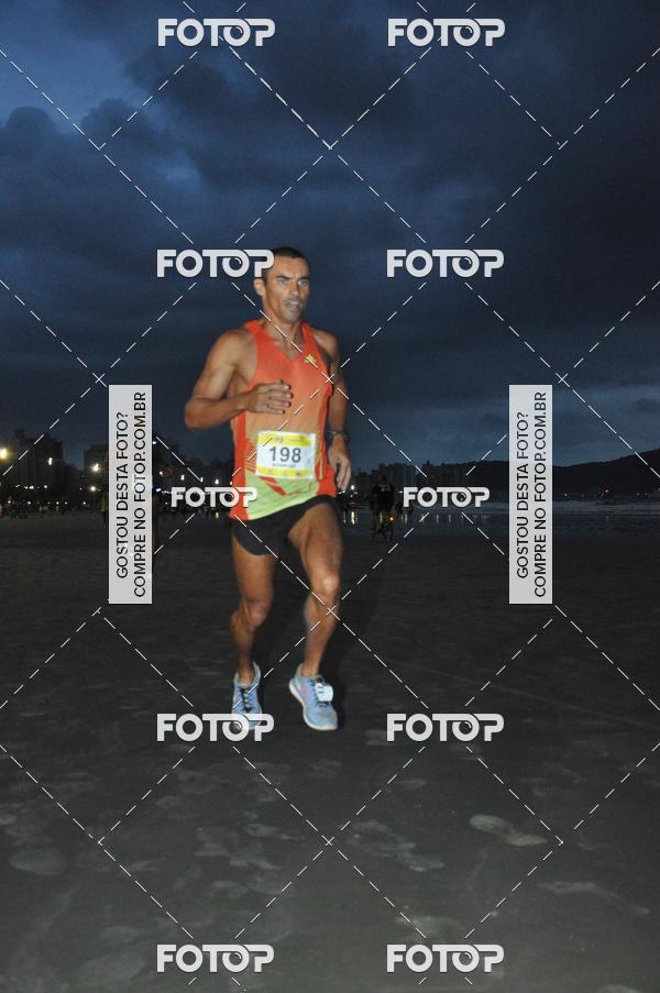 Buy your photos of the eventCircuito Jovem Pan Night Run - Etapa Santos on Fotop