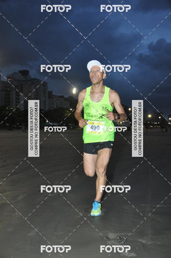 Buy your photos of the eventCircuito Jovem Pan Night Run - Etapa Santos on Fotop