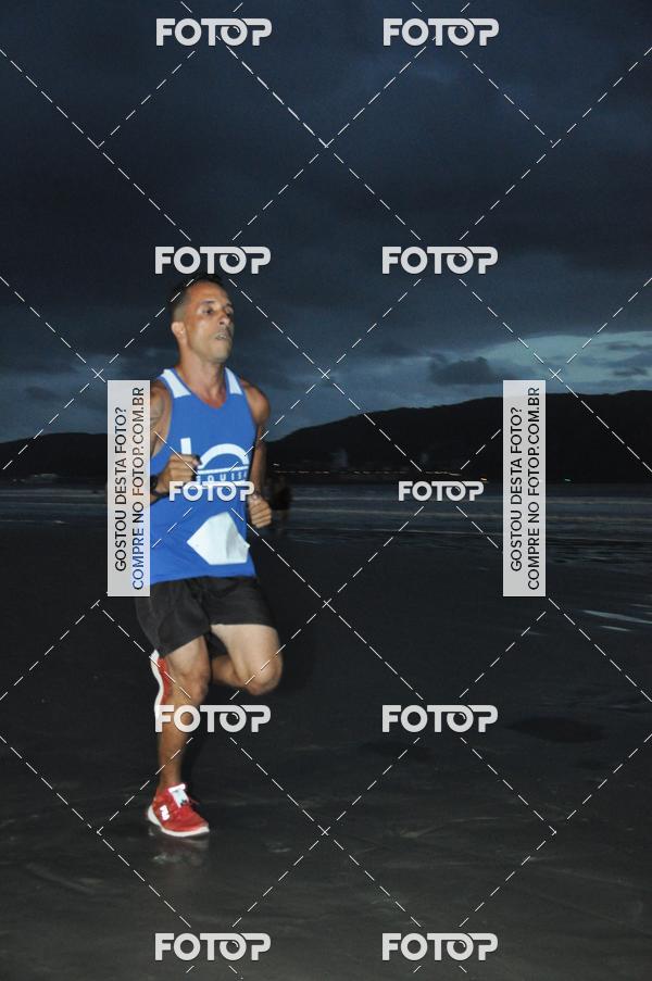 Buy your photos of the eventCircuito Jovem Pan Night Run - Etapa Santos on Fotop