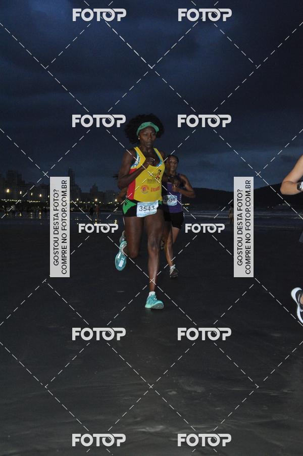 Buy your photos of the eventCircuito Jovem Pan Night Run - Etapa Santos on Fotop