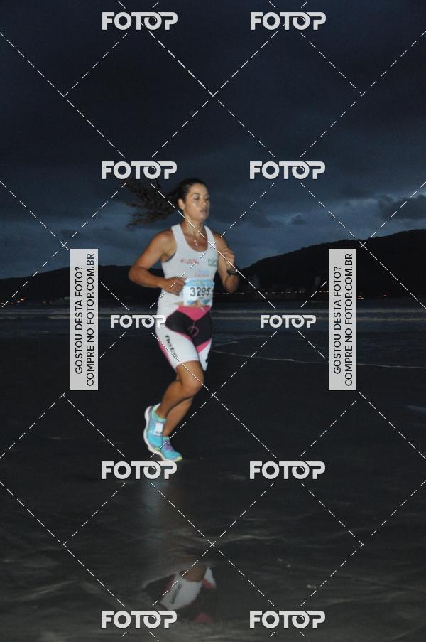 Buy your photos of the eventCircuito Jovem Pan Night Run - Etapa Santos on Fotop