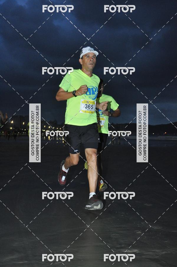 Buy your photos of the eventCircuito Jovem Pan Night Run - Etapa Santos on Fotop