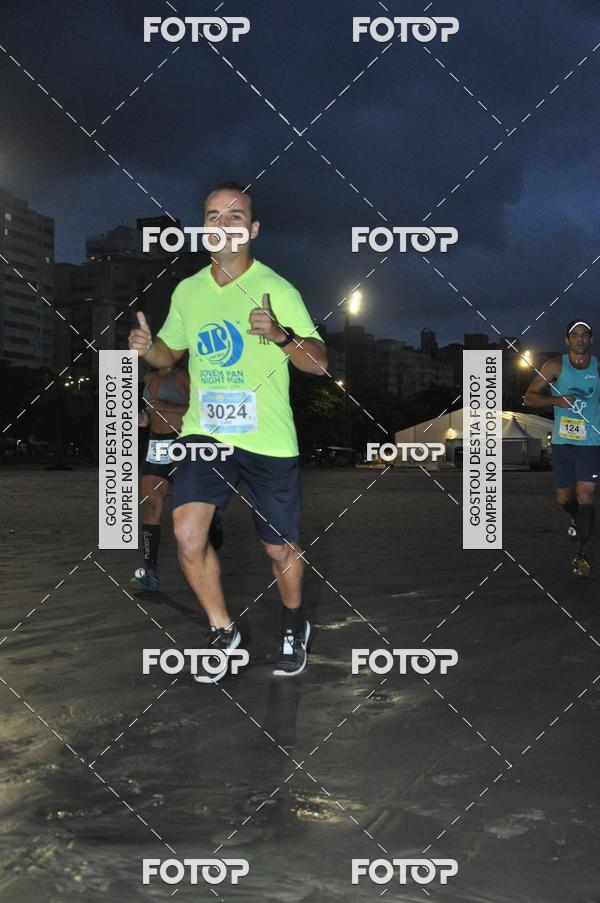 Buy your photos of the eventCircuito Jovem Pan Night Run - Etapa Santos on Fotop