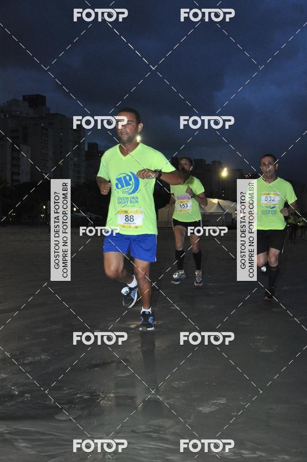 Buy your photos of the eventCircuito Jovem Pan Night Run - Etapa Santos on Fotop