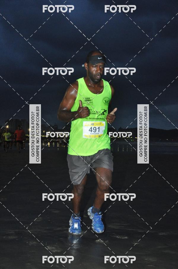 Buy your photos of the eventCircuito Jovem Pan Night Run - Etapa Santos on Fotop