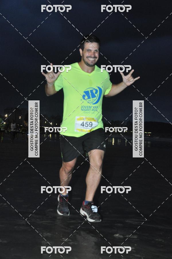 Buy your photos of the eventCircuito Jovem Pan Night Run - Etapa Santos on Fotop