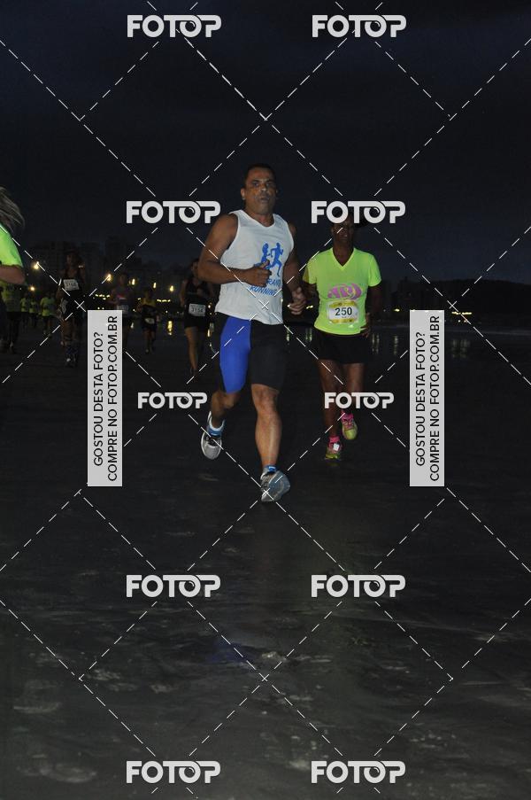 Buy your photos of the eventCircuito Jovem Pan Night Run - Etapa Santos on Fotop