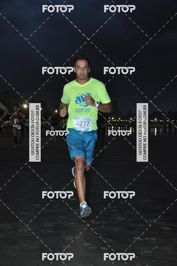 Buy your photos of the eventCircuito Jovem Pan Night Run - Etapa Santos on Fotop