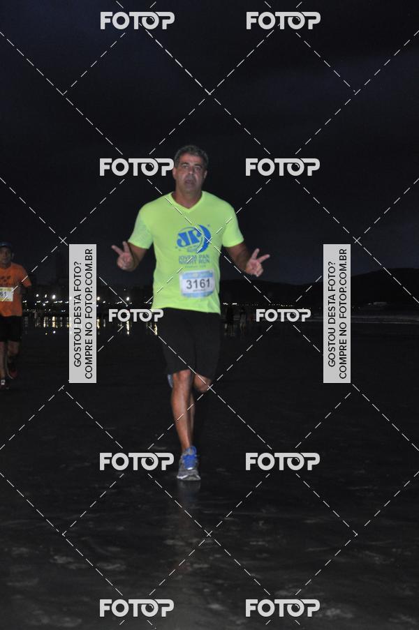 Buy your photos of the eventCircuito Jovem Pan Night Run - Etapa Santos on Fotop