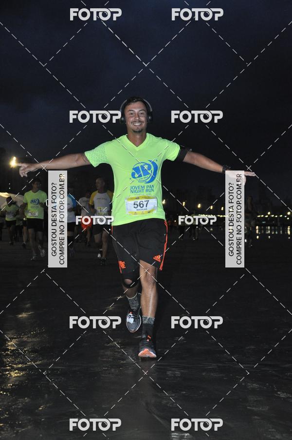 Buy your photos of the eventCircuito Jovem Pan Night Run - Etapa Santos on Fotop