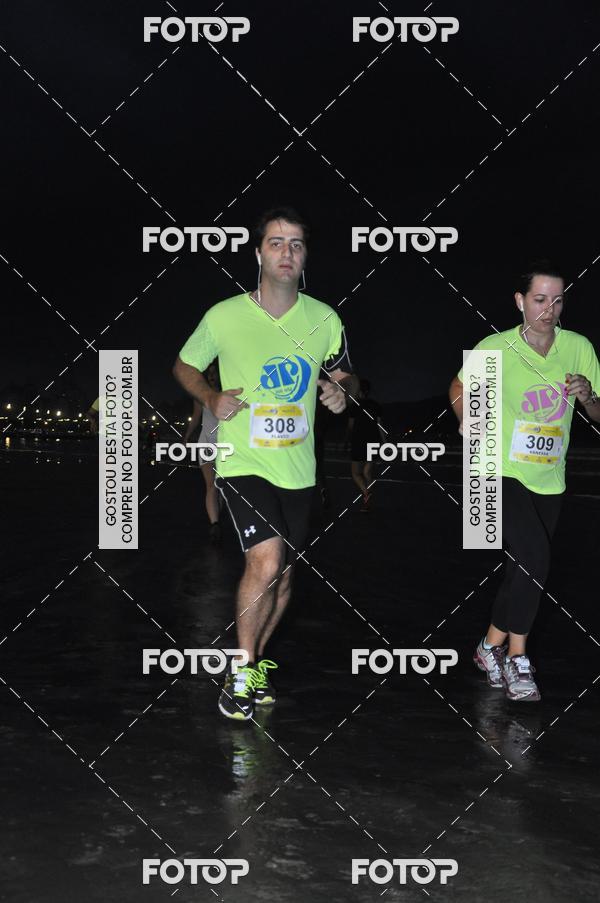 Buy your photos of the eventCircuito Jovem Pan Night Run - Etapa Santos on Fotop
