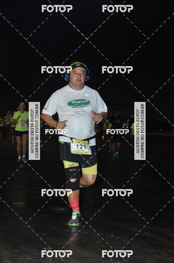 Buy your photos of the eventCircuito Jovem Pan Night Run - Etapa Santos on Fotop