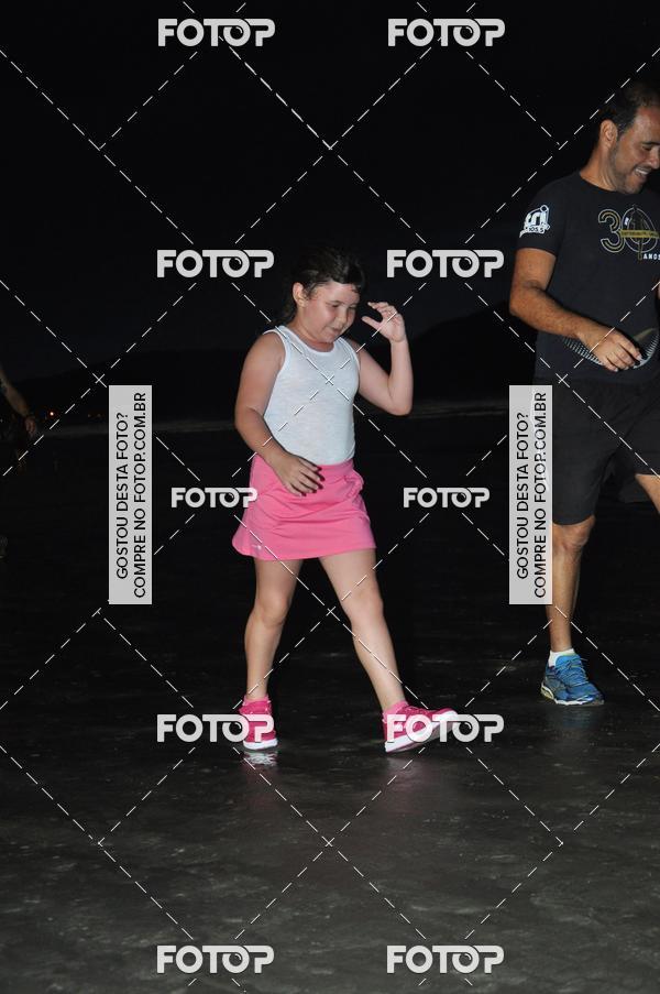 Buy your photos of the eventCircuito Jovem Pan Night Run - Etapa Santos on Fotop