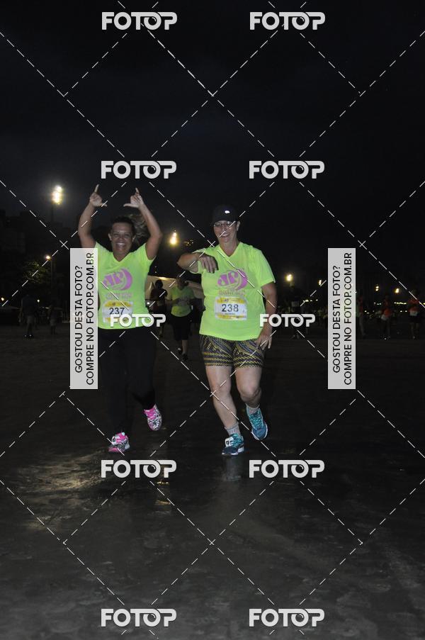 Buy your photos of the eventCircuito Jovem Pan Night Run - Etapa Santos on Fotop