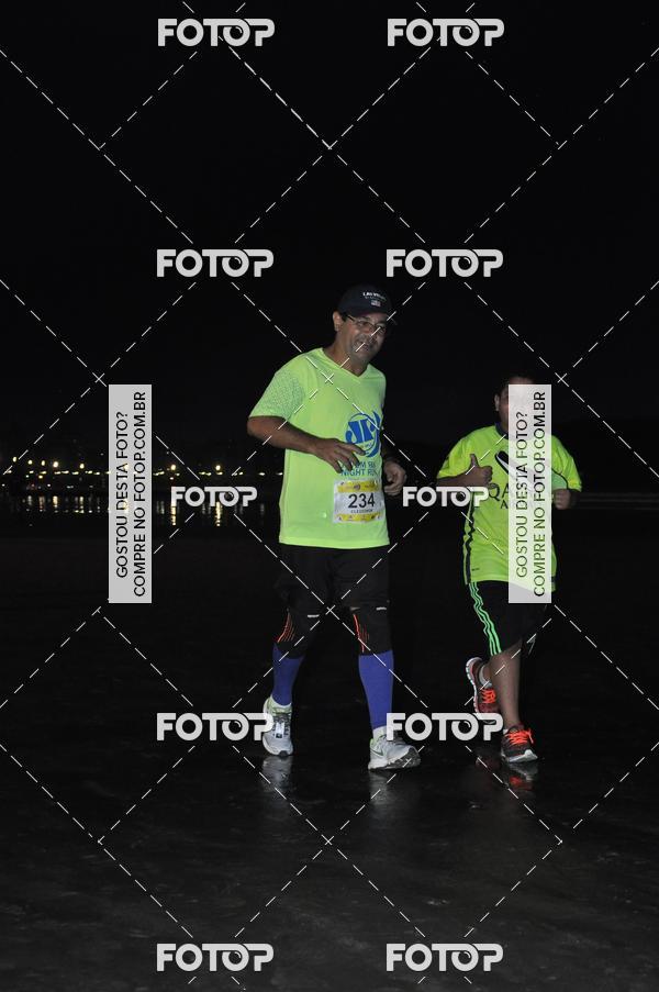 Buy your photos of the eventCircuito Jovem Pan Night Run - Etapa Santos on Fotop