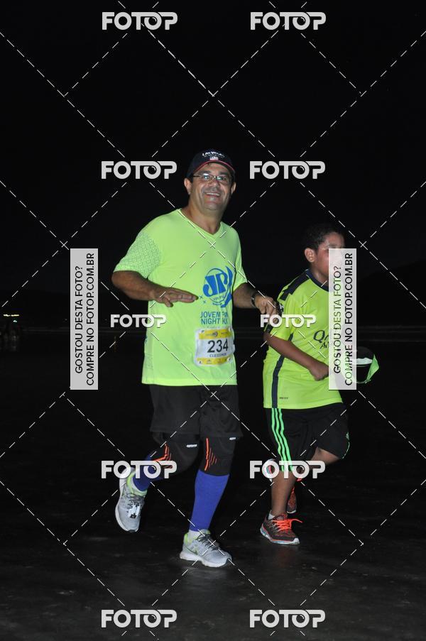 Buy your photos of the eventCircuito Jovem Pan Night Run - Etapa Santos on Fotop