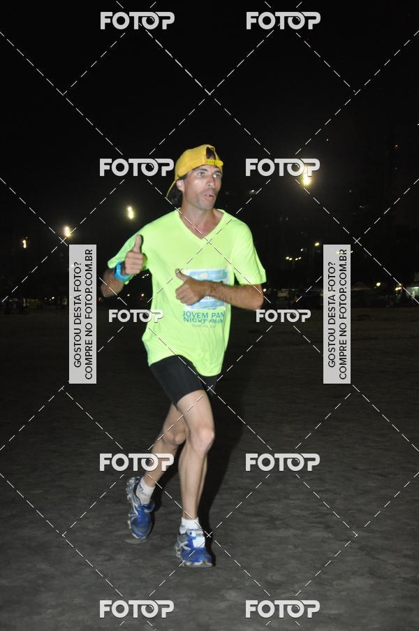 Buy your photos of the eventCircuito Jovem Pan Night Run - Etapa Santos on Fotop