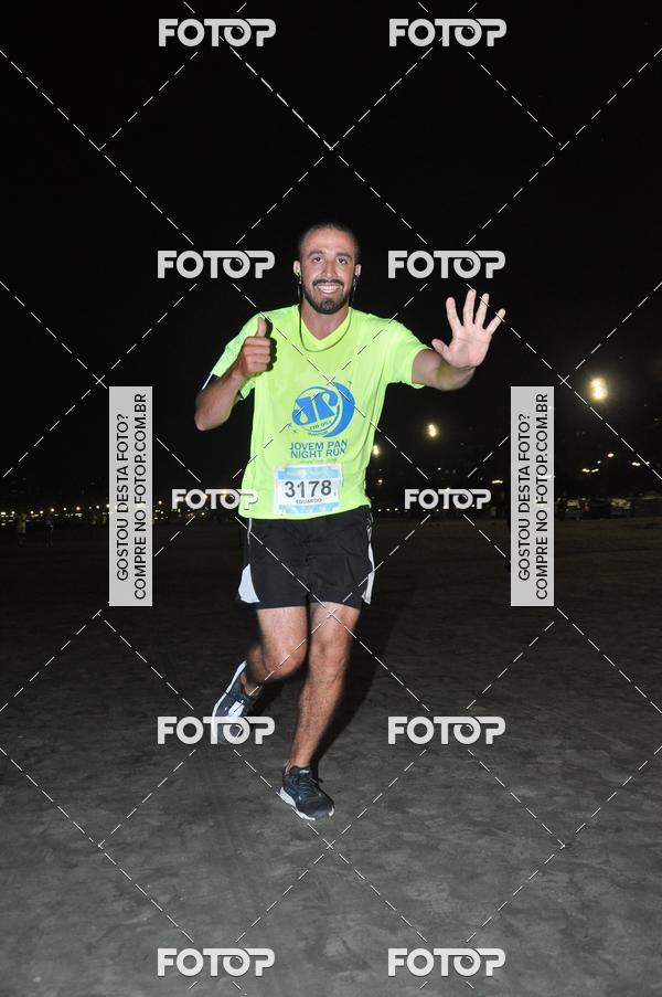 Buy your photos of the eventCircuito Jovem Pan Night Run - Etapa Santos on Fotop