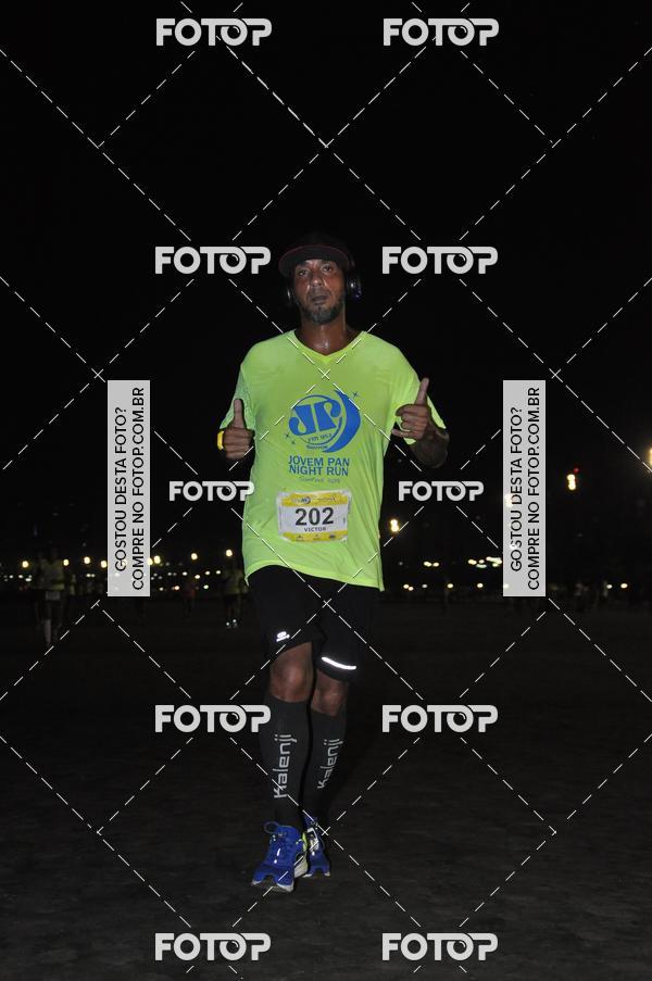 Buy your photos of the eventCircuito Jovem Pan Night Run - Etapa Santos on Fotop