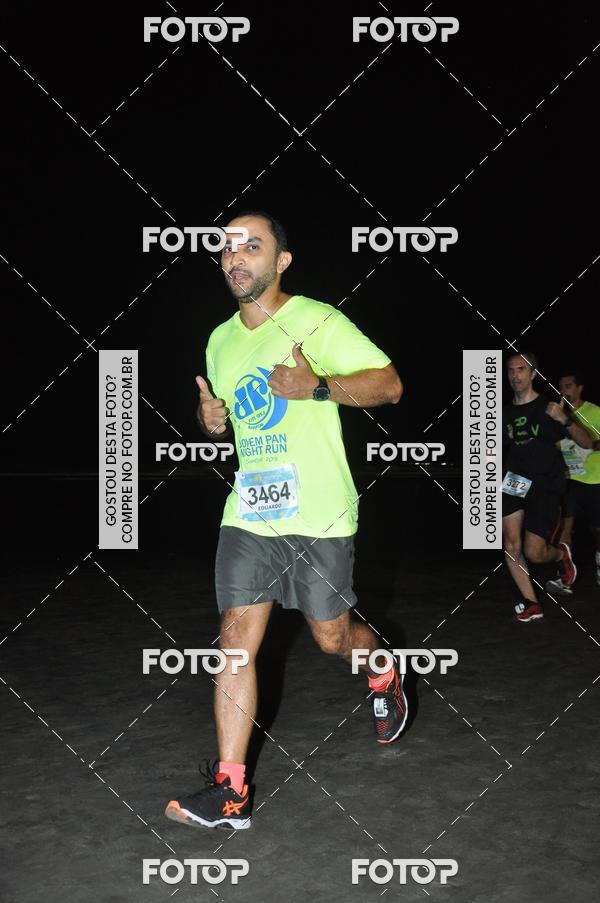 Buy your photos of the eventCircuito Jovem Pan Night Run - Etapa Santos on Fotop
