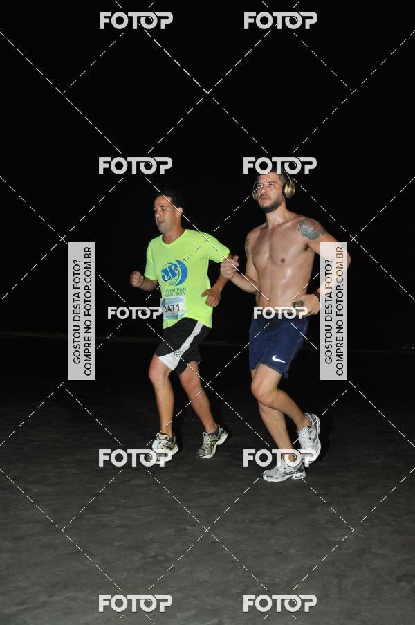 Buy your photos of the eventCircuito Jovem Pan Night Run - Etapa Santos on Fotop