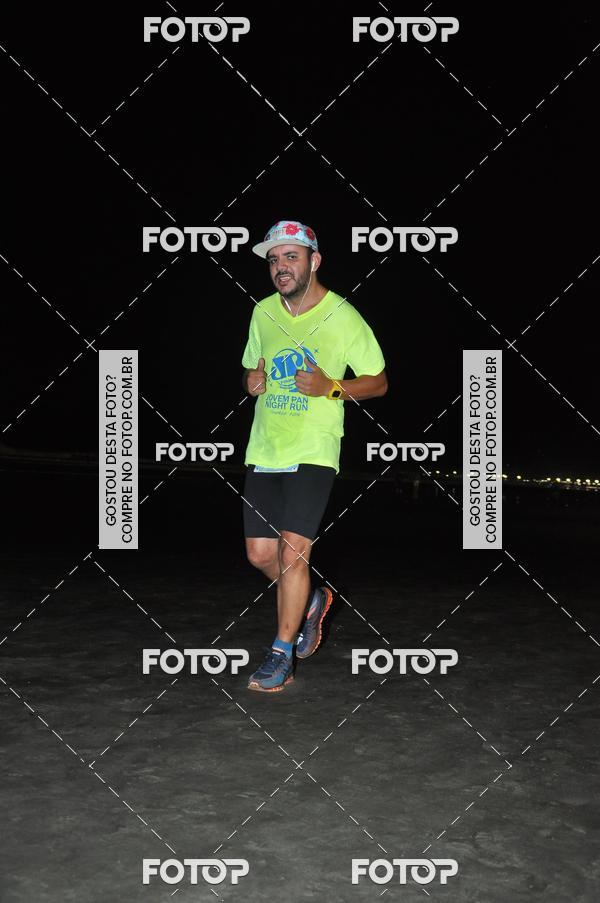 Buy your photos of the eventCircuito Jovem Pan Night Run - Etapa Santos on Fotop