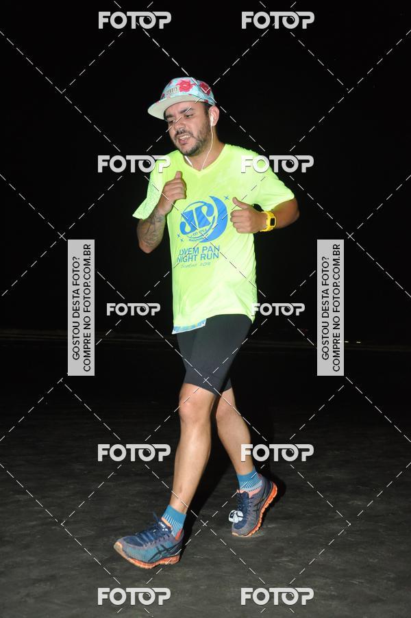 Buy your photos of the eventCircuito Jovem Pan Night Run - Etapa Santos on Fotop
