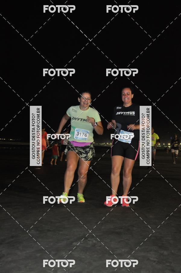 Buy your photos of the eventCircuito Jovem Pan Night Run - Etapa Santos on Fotop