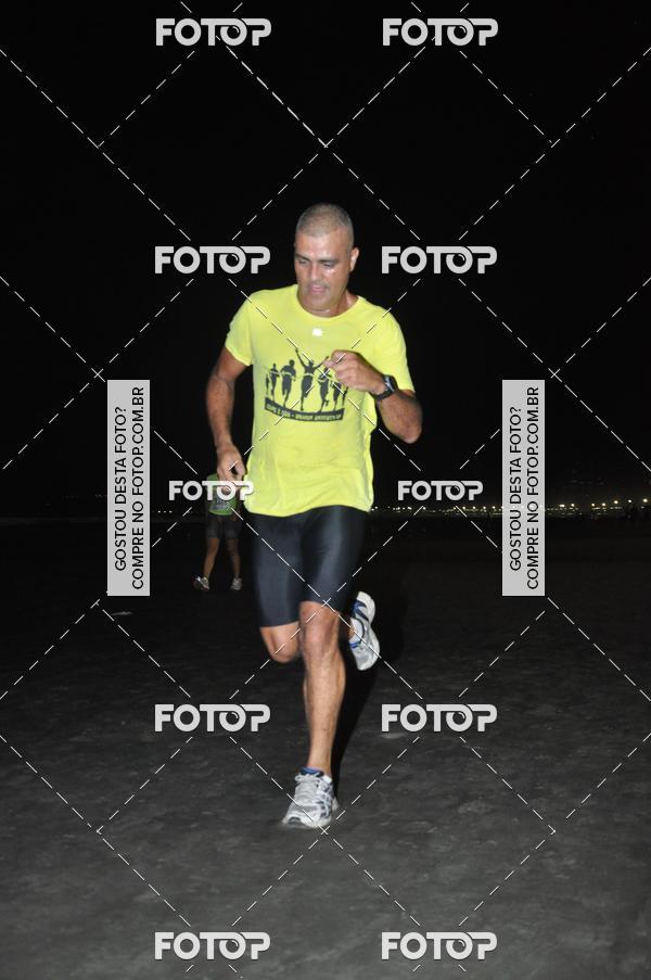 Buy your photos of the eventCircuito Jovem Pan Night Run - Etapa Santos on Fotop