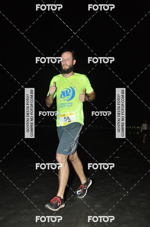 Buy your photos of the eventCircuito Jovem Pan Night Run - Etapa Santos on Fotop