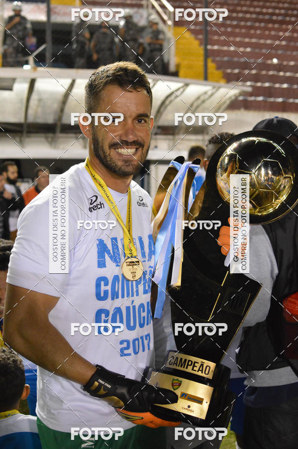 Buy your photos of the eventMax on Fotop