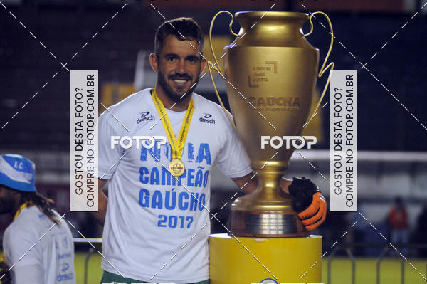 Buy your photos of the eventMax on Fotop