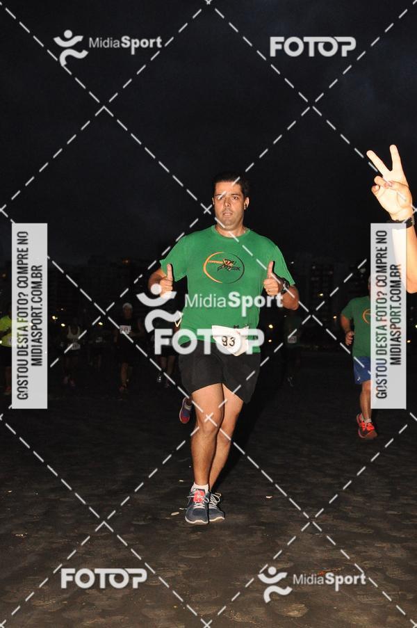 Achetez vos photos de l'vnementCorrida Noturna 5k Aniversario de So Vicente sur Fotop