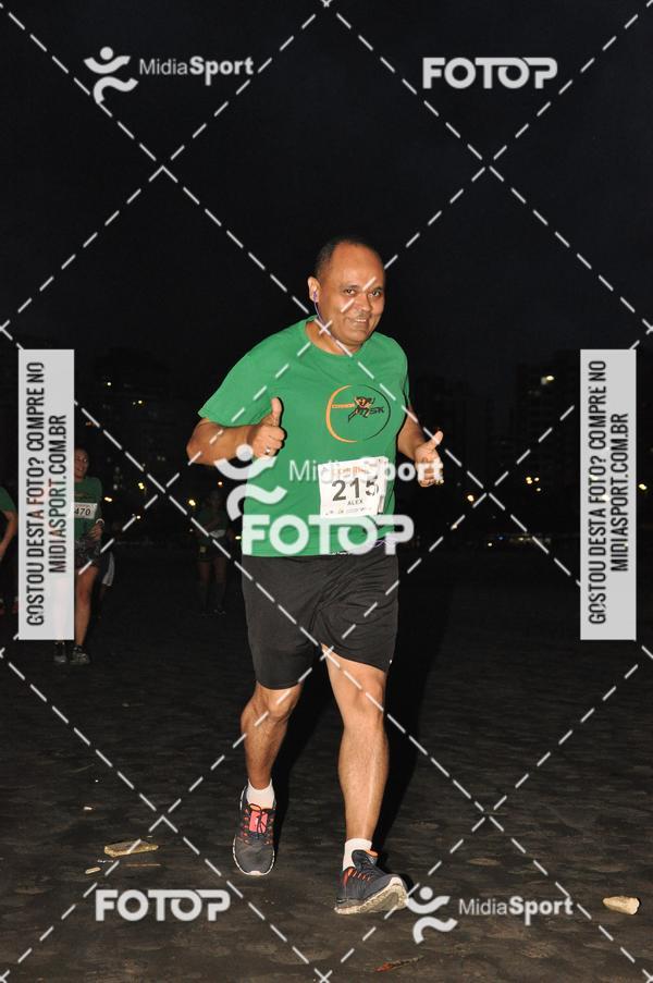 Achetez vos photos de l'vnementCorrida Noturna 5k Aniversario de So Vicente sur Fotop