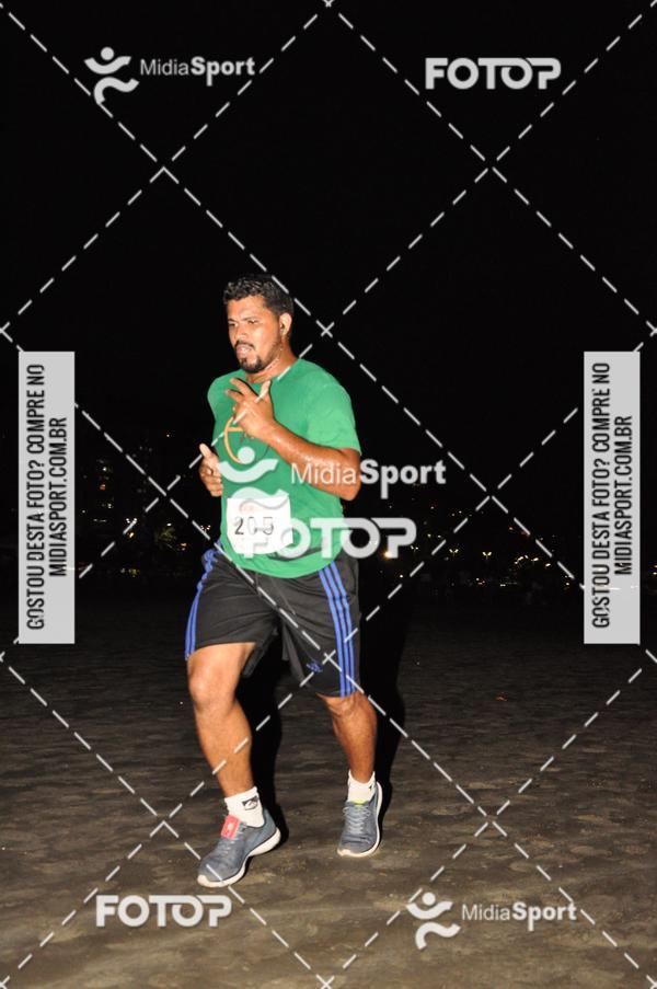 Achetez vos photos de l'vnementCorrida Noturna 5k Aniversario de So Vicente sur Fotop