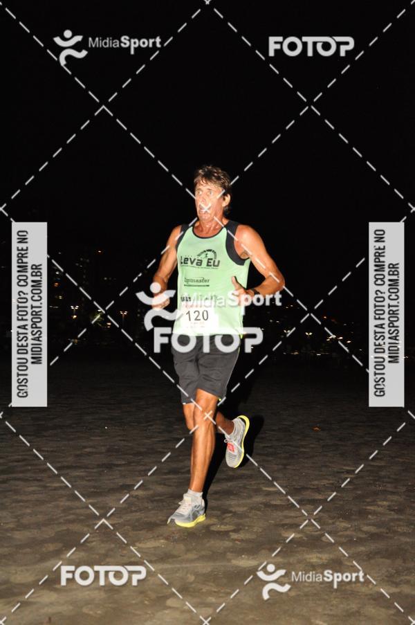 Achetez vos photos de l'vnementCorrida Noturna 5k Aniversario de So Vicente sur Fotop