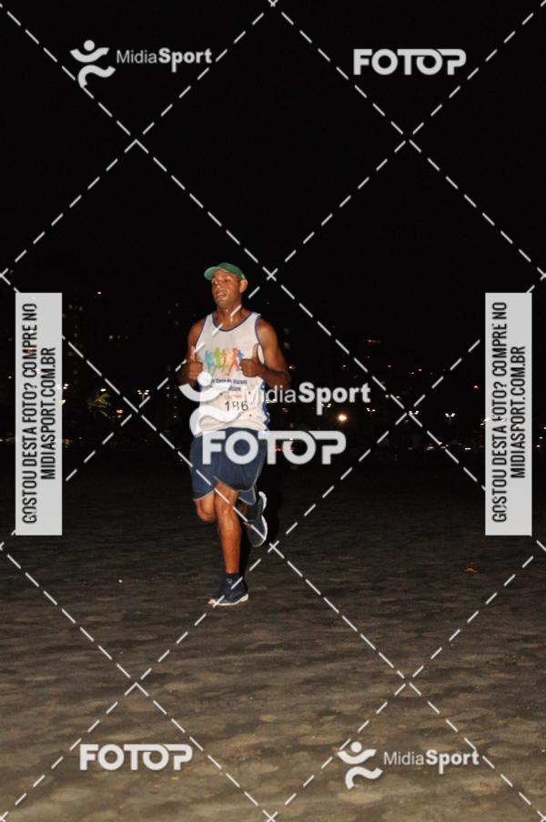 Achetez vos photos de l'vnementCorrida Noturna 5k Aniversario de So Vicente sur Fotop