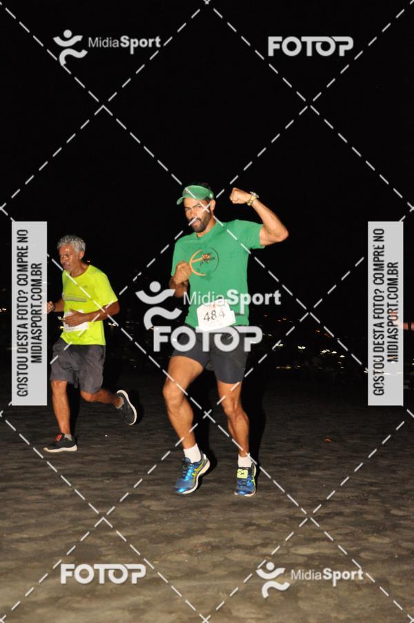Achetez vos photos de l'vnementCorrida Noturna 5k Aniversario de So Vicente sur Fotop